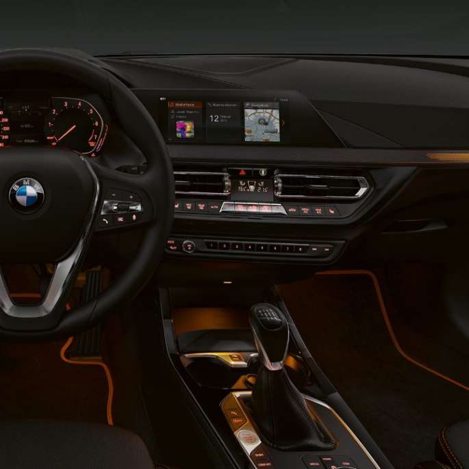 Inserts de décoration Illuminated Berlin. BMW Série 1, Modèle Sport, inserts de décoration Illuminated Berlin.