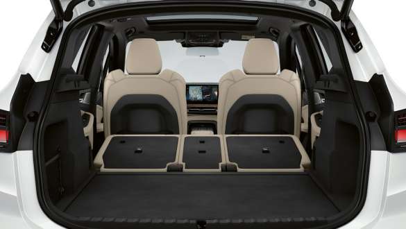 BMW Série 2 Active Tourer U06 2021 Mineralwei&szlig; métallisé, coffre