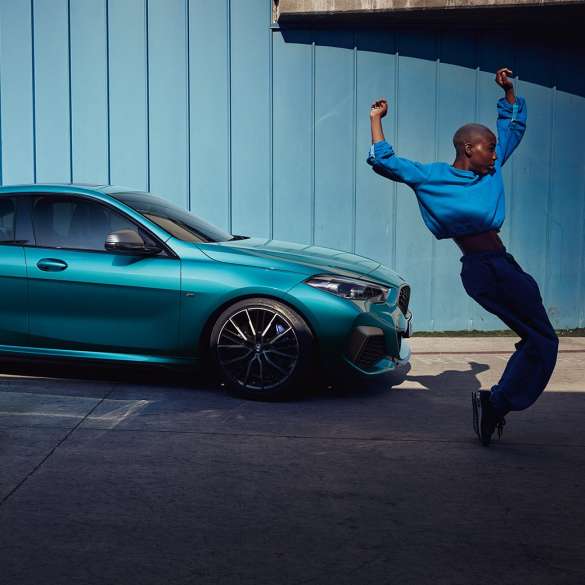 Silhouette Coupé BMW Série 2 Gran Coupé Silhouette coupé de la BMW Série 2 Gran Coupé en Snapper Rocks Blau metallic F44 2020, vue latérale