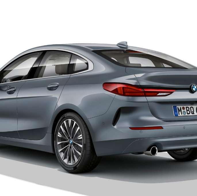 Jantes BMW 17", BMW Série 2 Gran Coupé, Modèle Luxury Jantes BMW 17" en alliage léger BMW Série 2 Gran Coupé Modell Luxury Storm Bay metallic F44, vue latérale de trois quarts