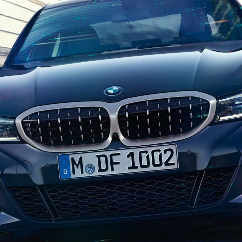 BMW Série 3 Berline, doubles naseaux BMW. Vue de face des doubles naseaux BMW style Mesh de la BMW Série 3 Berline M340i xDrive.