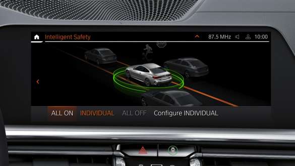 Driving Assistant Pack Professional BMW M440i xDrive Coupé G22 2020 Driving Assistant Pack Professional BMW M440i xDrive Coupé G22 2020 vue en gros plan