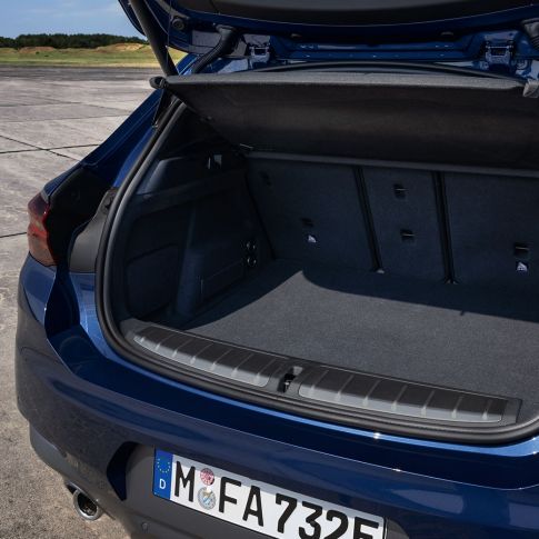 Coques des rétroviseurs extérieurs de la BMW X2 M35i Coques des rétroviseurs extérieurs en Ceriumgrau de la BMW X2 M35i Saphirschwarz metallic F39 Extérieur