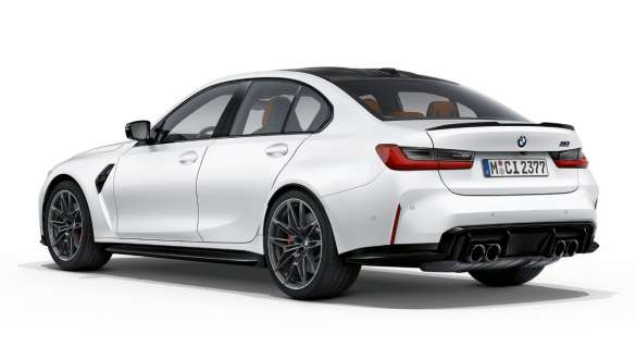 Design arrière de la BMW M3 Competition Berline Frozen Brilliant White metallic G80 2020 BMW M3 Competition Berline G80 2020 Frozen Brilliant White metallic, design de la poupe, vue arrière