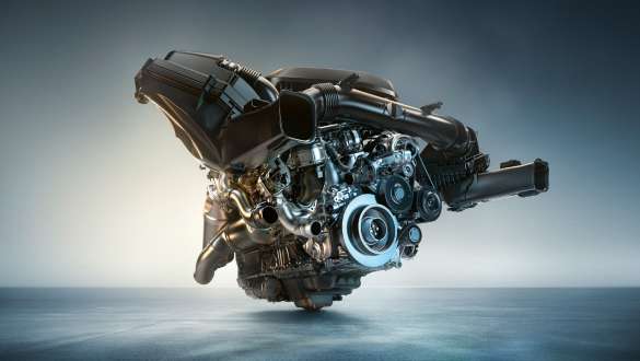 Moteur essence 6 cylindres en ligne M TwinPower Turbo de la BMW M3 Berline G80 2020 M3 Berline G80 2020 avec moteur essence 6 cylindres en ligne BMW M TwinPower Turbo vue en gros plan
