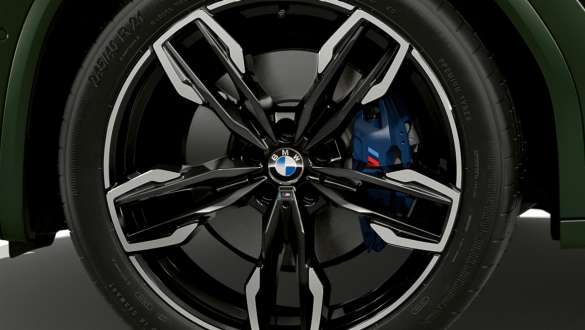 Freins M sport BMW X3 M40i M40d G01 LCI restylage 2021 BMW X3 M40i M40d G01 LCI restylage 2021 Malachitgrün metallic Freins M sport vue en gros plan de la jante