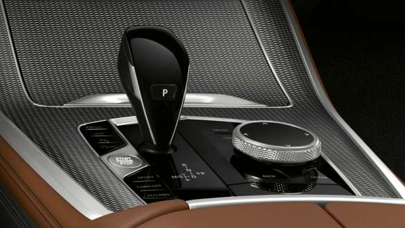 BMW X5 M50i avec boîte de vitesses sport Steptronic G05 BMW X5 M50i avec boîte de vitesses sport Steptronic G05 2018 SUV, intérieur G05