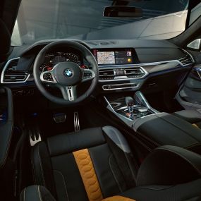 Poste de conduite de la BMW X6 M Competition Poste de conduite de la BMW X6 M Competition F96, habitacle