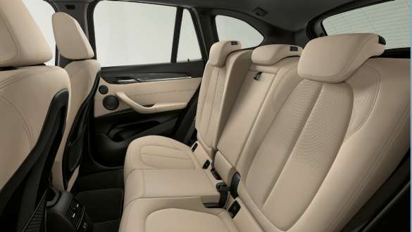 BMW X1, sièges arrière réglables. BMW X1, intérieur avec sièges arrière réglables.