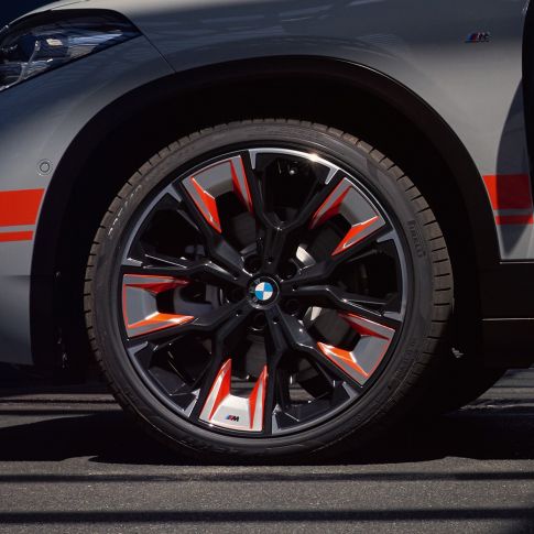 Jantes en alliage léger de la BMW X2 2018 F39 Jantes en alliage léger de la BMW X2 2018 F39 Galvanic Gold metallic