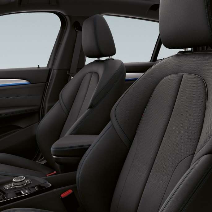 Équipement en cuir de la BMW X2 sDrive20i, Modèle M Sport BMW X2 sDrive20i, Modèle M Sport 2018 F39 équipement en cuir intérieur