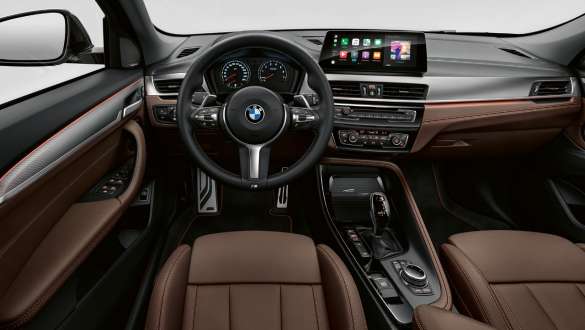 Poste de conduite de la BMW X2 F39 Active Cruise Control avec fonction Stop&Go de la BMW X2 2018 F39 intérieur, poste de conduite