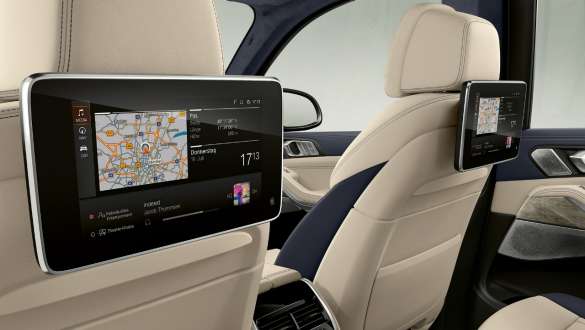 Système d'infodivertissement Professional aux places arrière, BMW X7 G07, Système d'infodivertissement Professional aux places arrière, BMW X7 G07, vue en gros plan