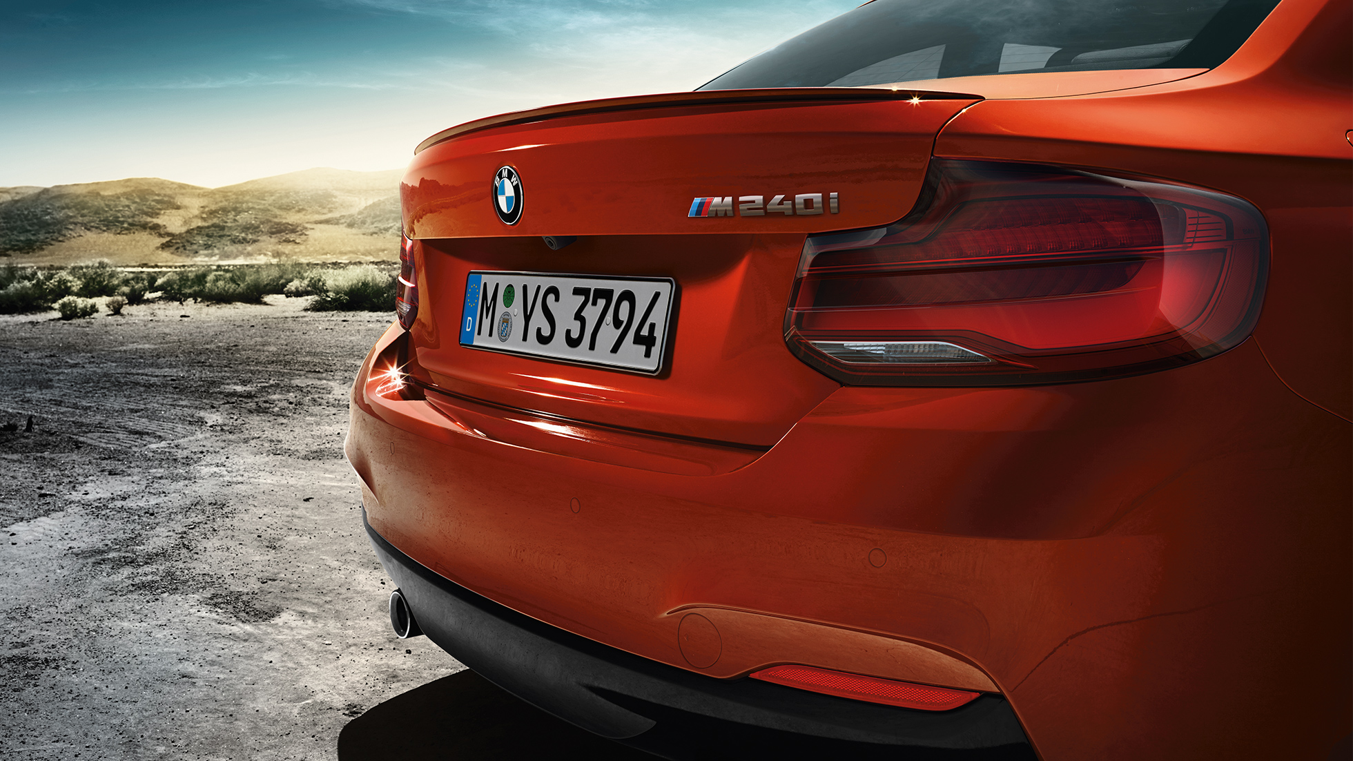 BMW Série 2 Coupé, insigne du modèle à l’arrière BMW Série 2 Coupé, insigne du modèle à l’arrière