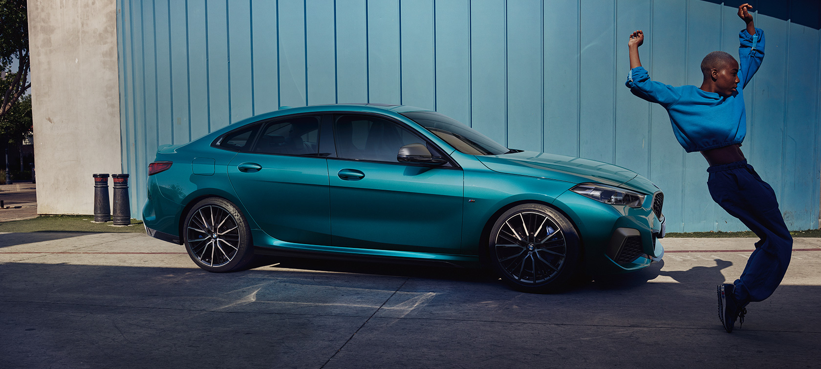 Offres et services pour la BMW Série 2 Gran Coupé Offres et services pour la BMW Série 2 Gran Coupé en Snapper Rocks Blau metallic F44, vue latérale