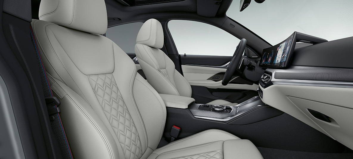 Revêtement intérieur cuir Elfenbeinweiß BMW Série 4 Gran Coupé G26 2021 habitacle Revêtement intérieur BMW Individual cuir Merino étendu Elfenbeinweiß BMW Série 4 Gran Coupé G26 2021 habitacle