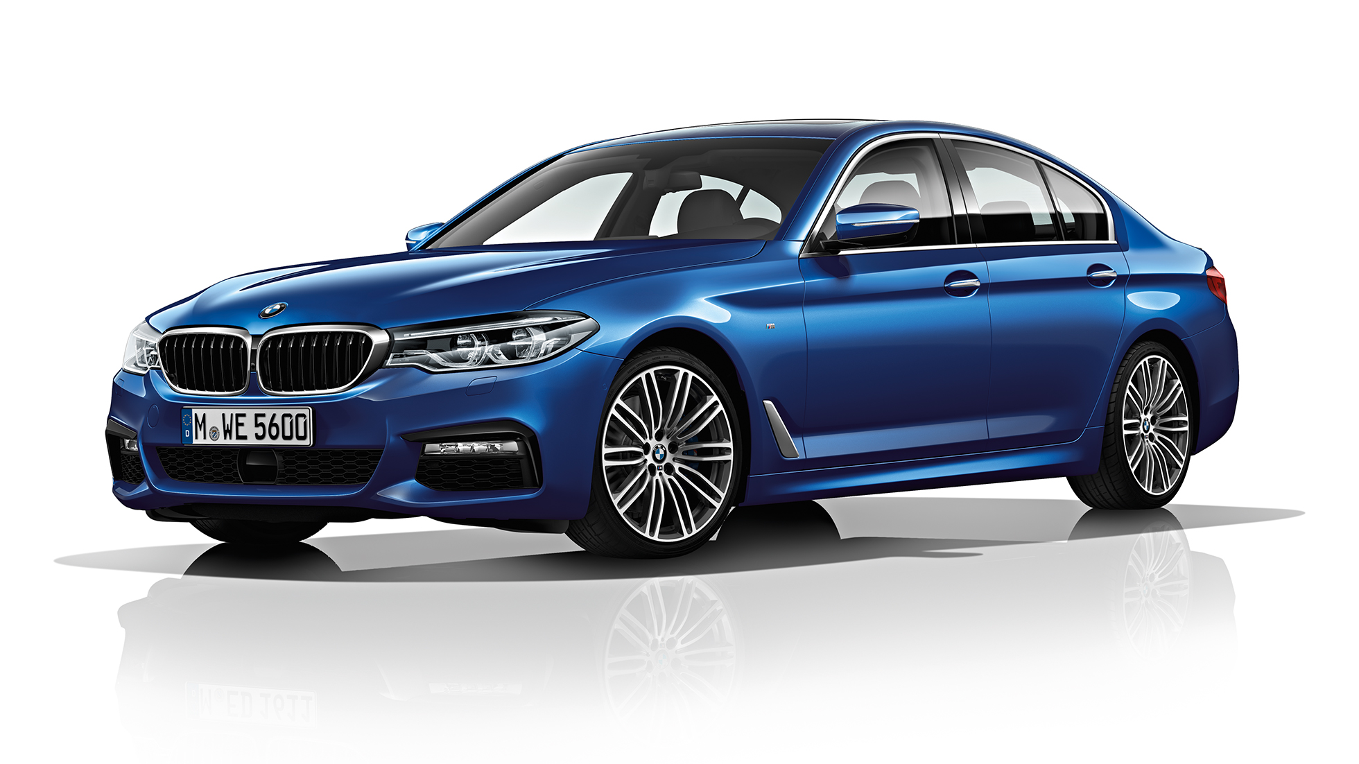 Kit M Sport vue de trois-quarts avant BMW Série 5 Berline 540i Berline Kit M Sport BMW Série 5 Berline 540i Berline G30 Mediterranblau metallic vue de trois-quarts avant