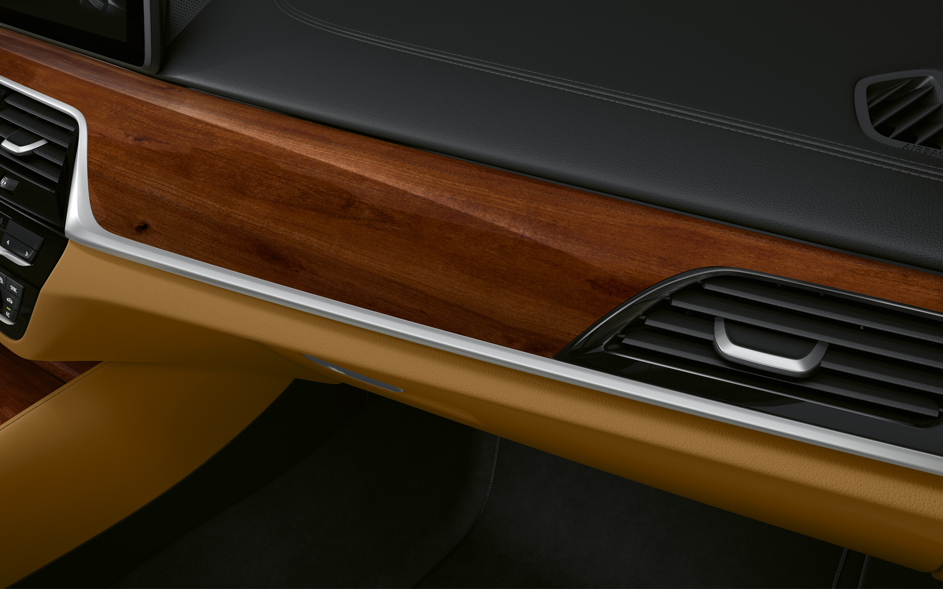 BMW Série 5 Berline G30 LCI Poste de conduite en détail Inserts de décoration BMW Individual en bois noble Zwetschge braun hochglänzend avec incrustation en Perlglanz Chrom BMW Série 5 Berline G30 Facelift 2020 Poste de conduite en détail Inserts de décoration BMW Individual en bois noble Zwetschge braun hochglänzend avec incrustation en Perlglanz Chrom