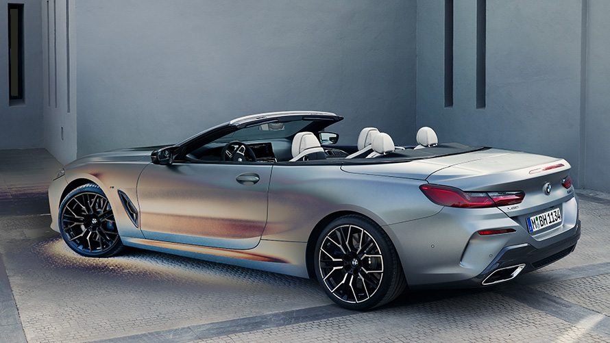 BMW Série 8 Cabrio (G14) vue de trois quarts de profil BMW Série 8 Cabrio (G14) vue de trois quarts de profil