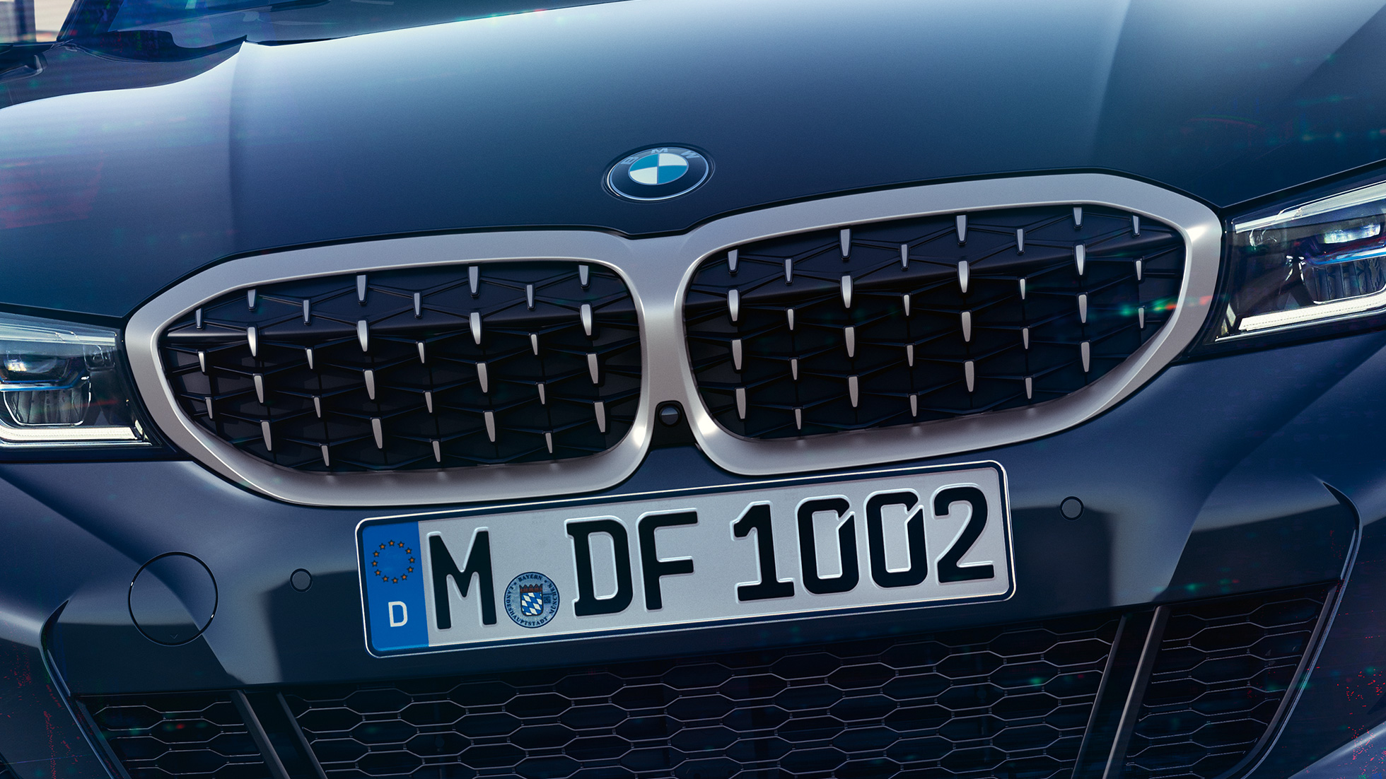 Les doubles naseaux de la BMW M340i xDrive Berline Les doubles naseaux de la BMW M340i xDrive Berline G20 Saphirschwarz metallic vue en gros plan