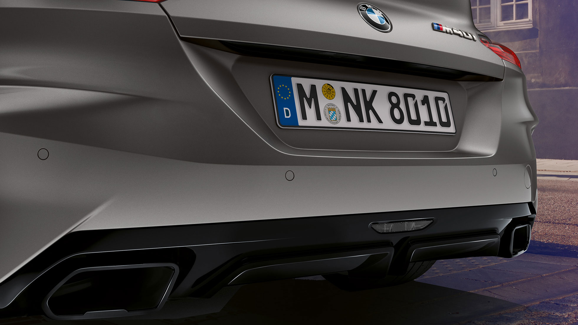 Tubulures d’échappement BMW Z4 M40i Vue en gros plan des tubulures d’échappement de la BMW Z4 Roadster M40i G29 2019 BMW Individual Frozen Grey metallic