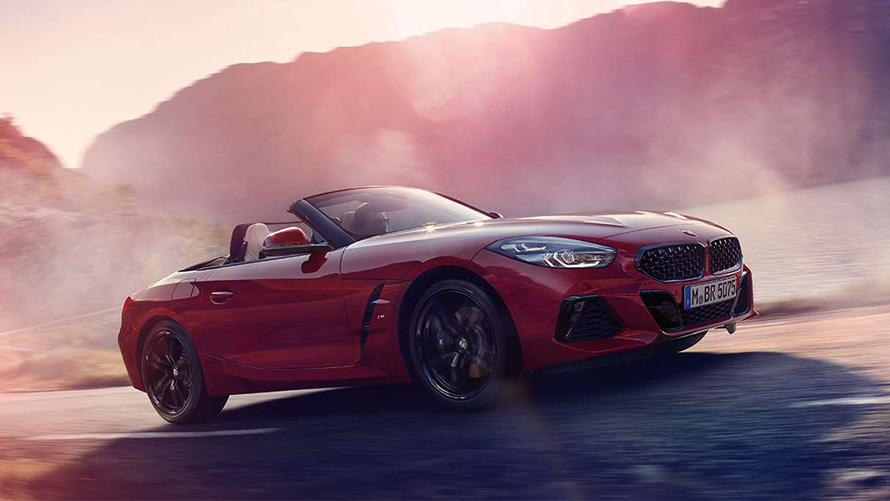 BMW Z4 Roadster G29, vue de trois quarts avant BMW Z4 Roadster G29 2019 San Francisco Rot metallic vue de trois quarts avant