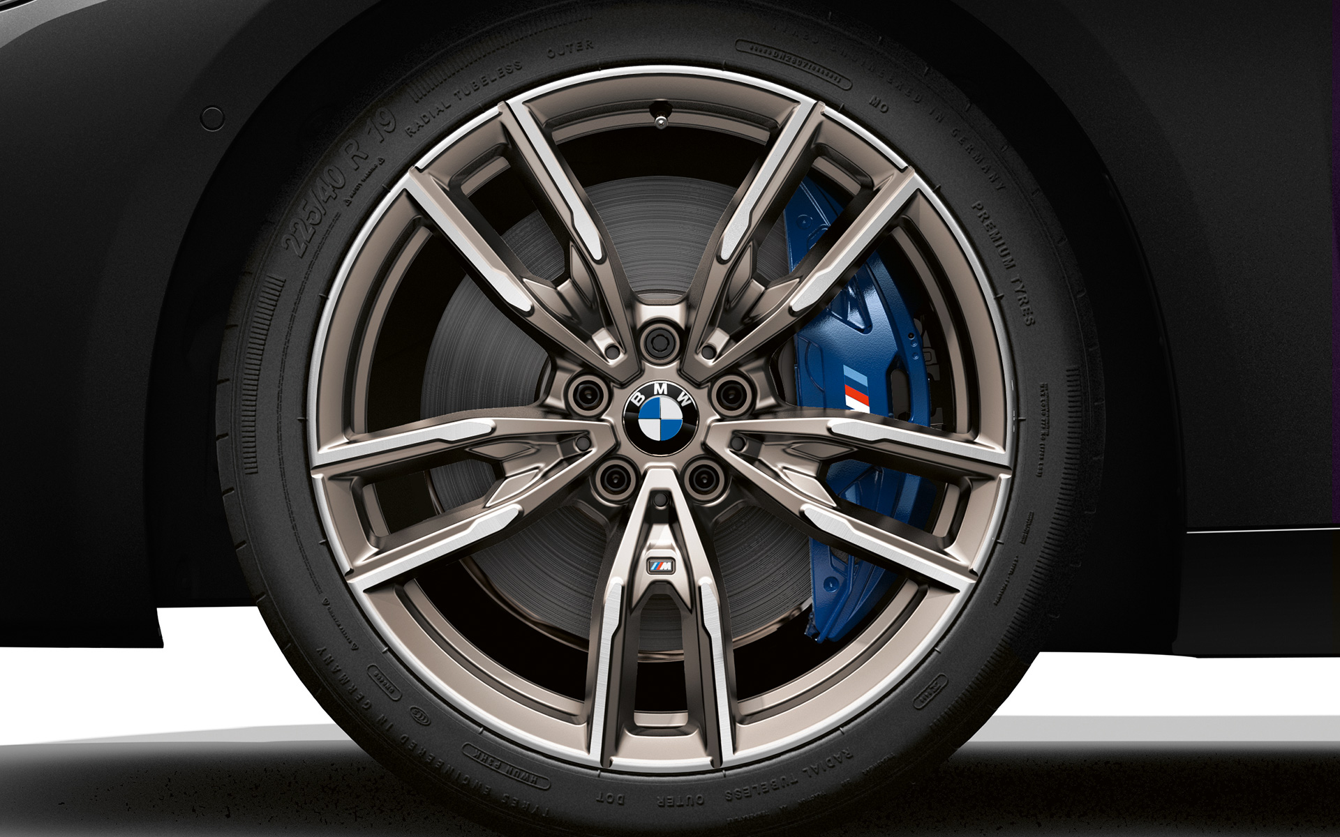 BMW M240i G42 freins M sport dunkelblau métallisé Freins M sport Dunkelblau metallisé BMW M240i G42