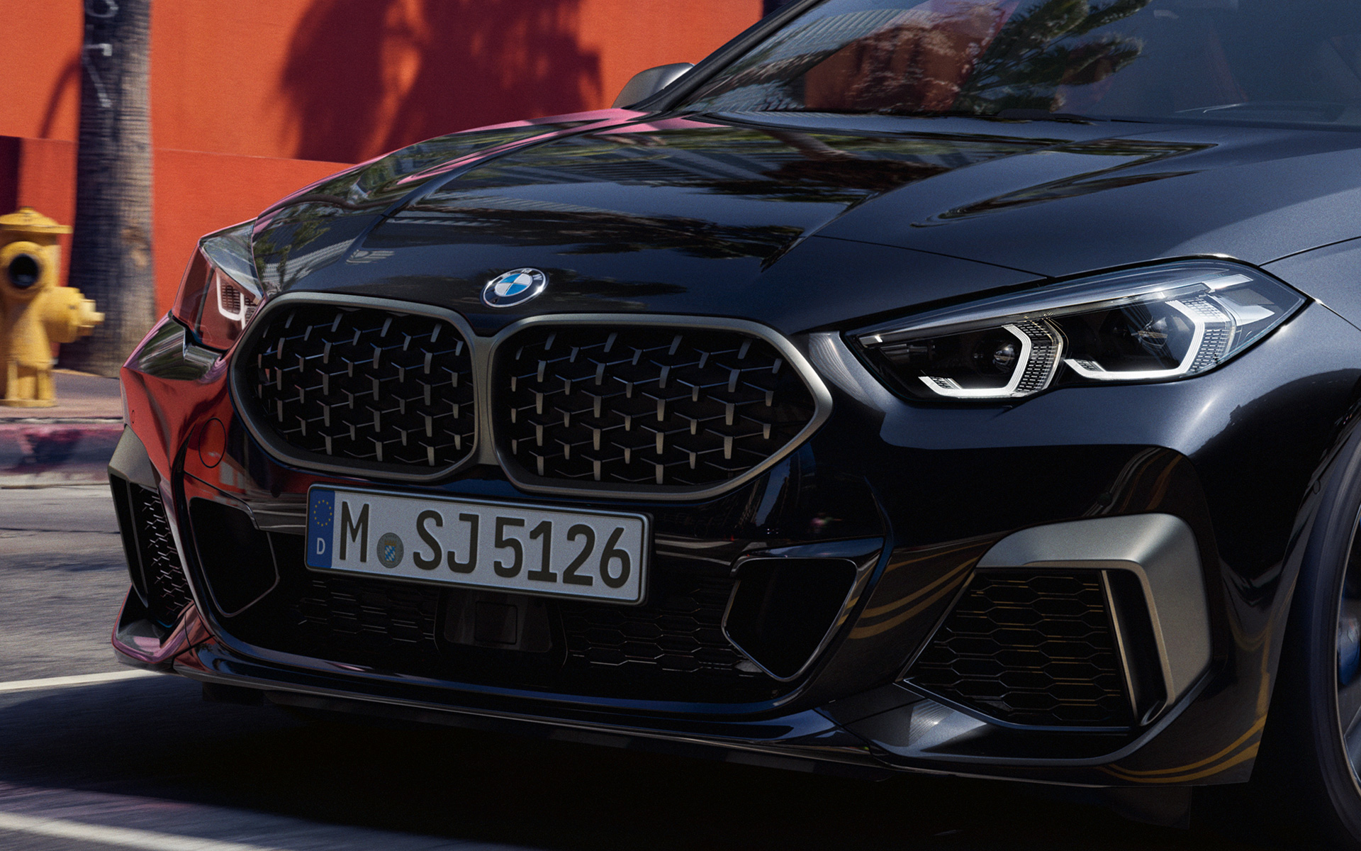 Design avant de la BMW M235i xDrive Gran Coupé F44 Design avant de la BMW M235i xDrive Gran Coupé F44 2020 Black Sapphire metallic, vue de trois quarts avant
