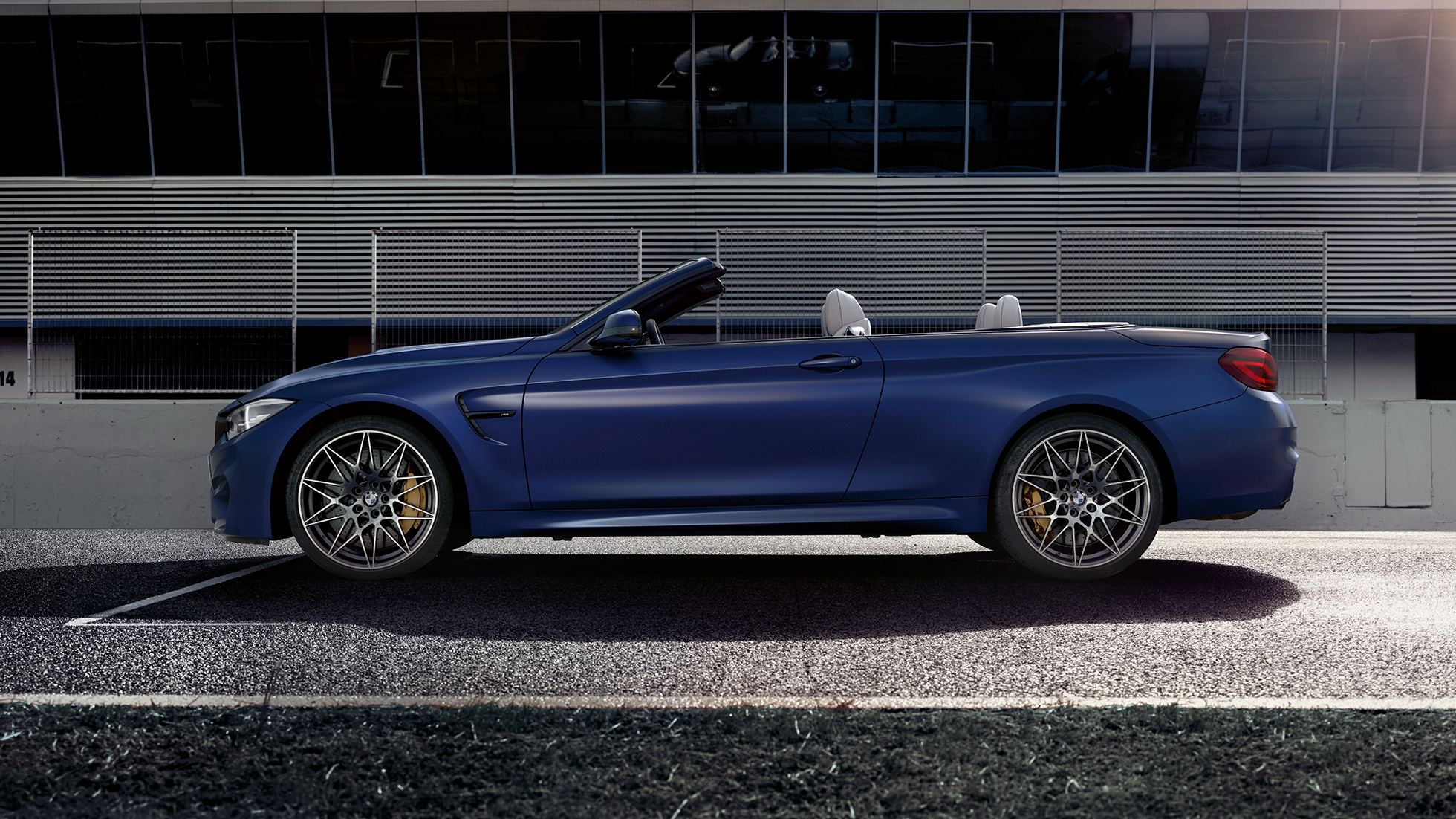 BMW M4 Cabrio, vue de profil BMW M4 Cabrio, design, vue de profil