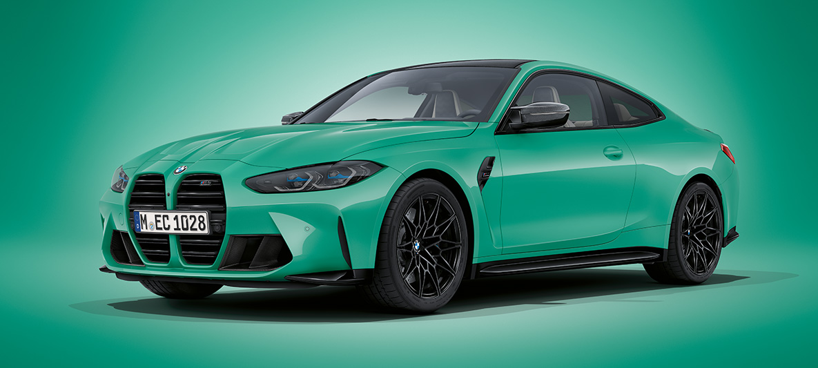 BMW M4 Coupé BMW Individual Mint metallic G82 2021 vue de trois quarts avant à l'arrêt BMW M4 Coupé BMW Individual Mint metallic G82 2021 vue de trois quarts avant à l'arrêt