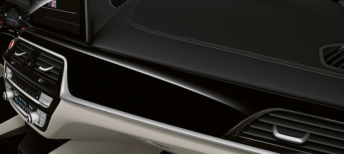 BMW Individual BMW M5 Berline F90 LCI restylage 2020 inserts de décoration BMW Individual en Pianolack Schwarz intérieur BMW Individual BMW M5 Berline F90 LCI restylage 2020 inserts de décoration BMW Individual en Pianolack Schwarz intérieur