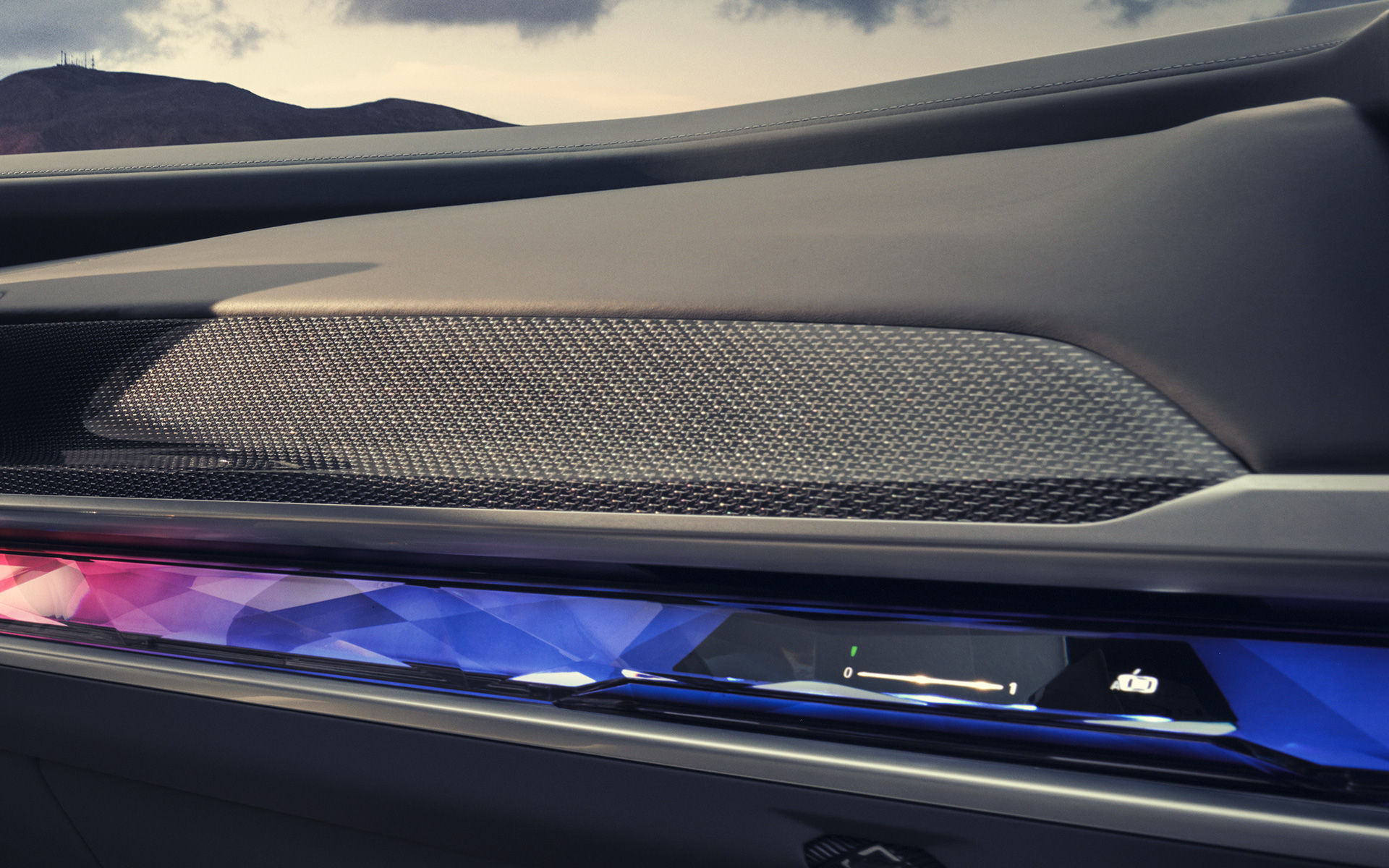 Inserts de décoration M en « fibre de carbone » BMW M760e xDrive Berline G70 vue en gros plan