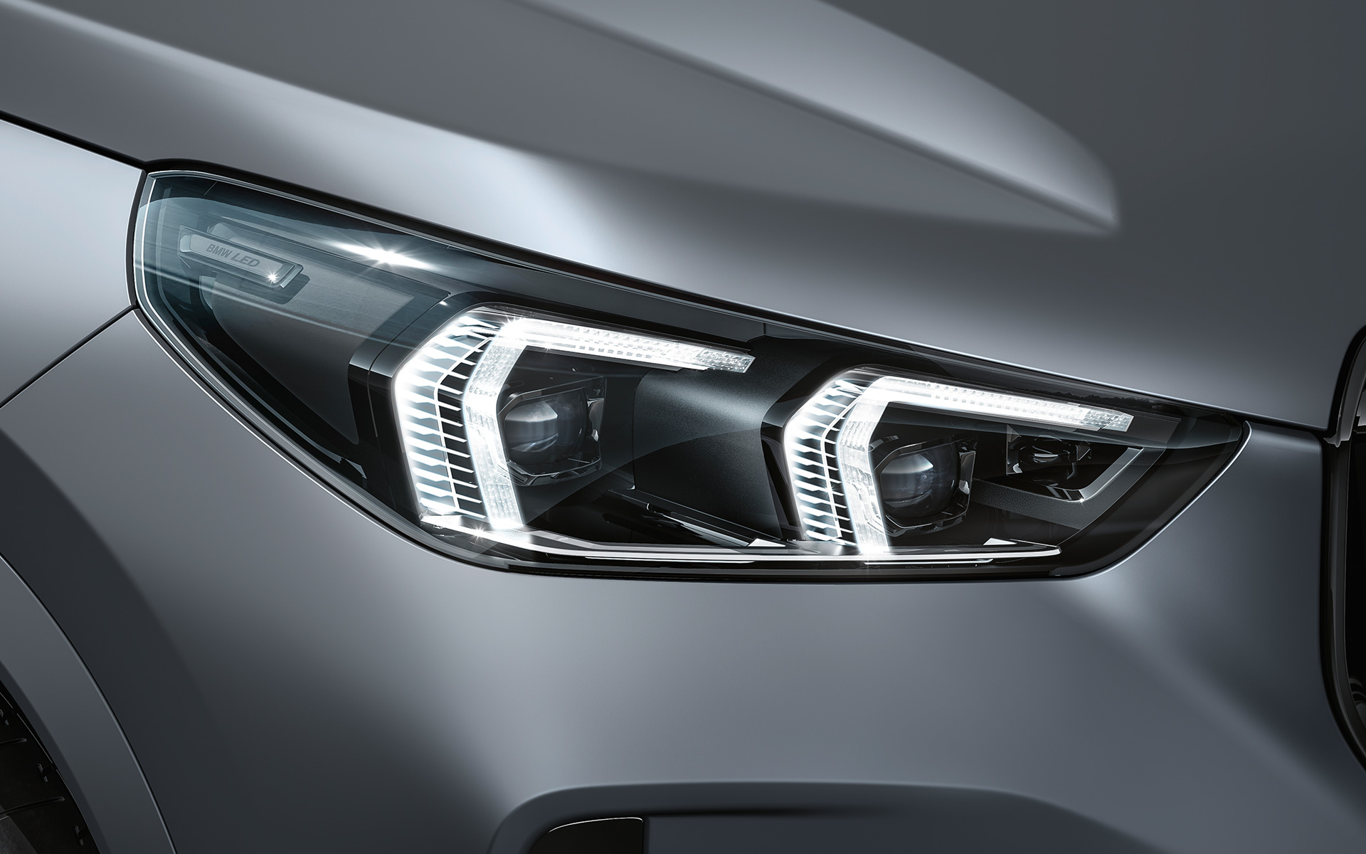 BMW X1 M35i xDrive extérieur phares à LED BMW X1 M35i xDrive extérieur détails phares à LED