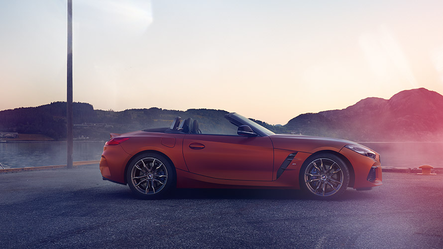 BMW Z4 première édition BMW Z4 première édition en face de la montagne