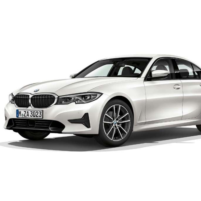 BMW Série 3 Berline, Modèle Sport. Vue de profil à l’arrêt de la BMW Série 3 Berline en Modèle Sport.